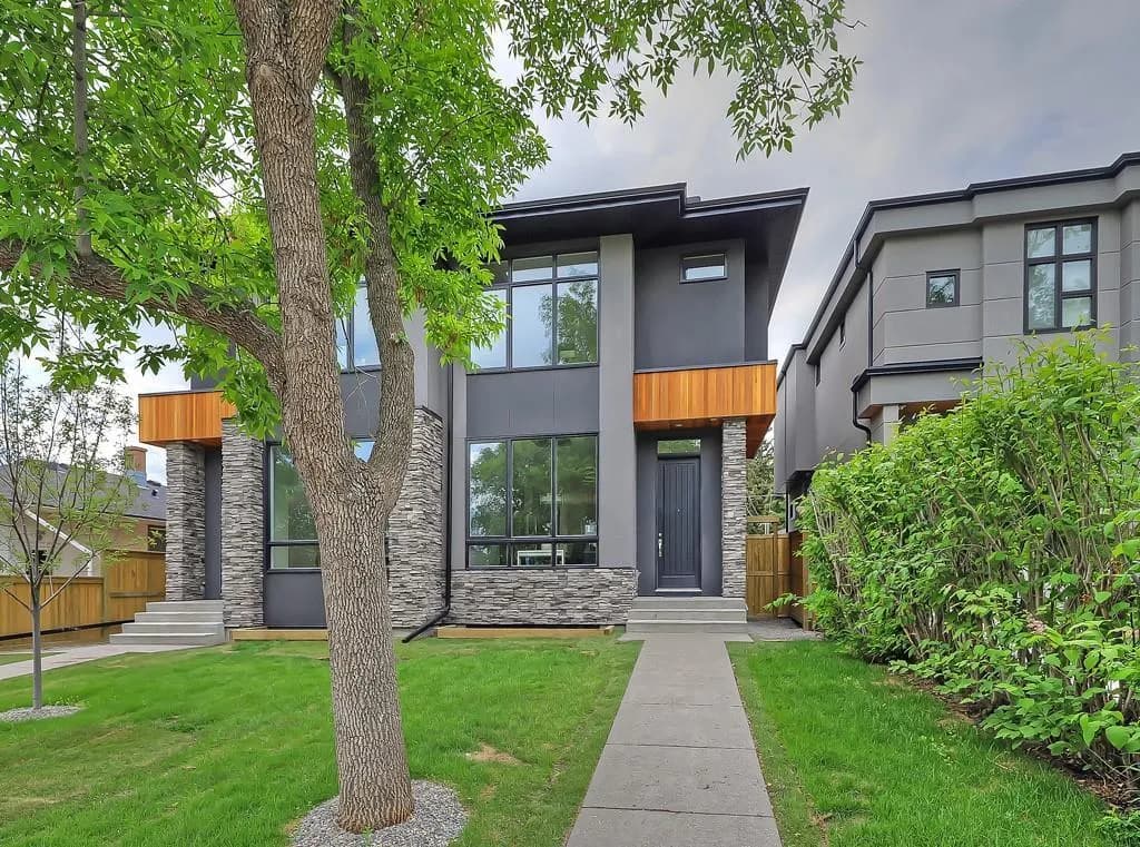 3136 44 Street SW, Calgary