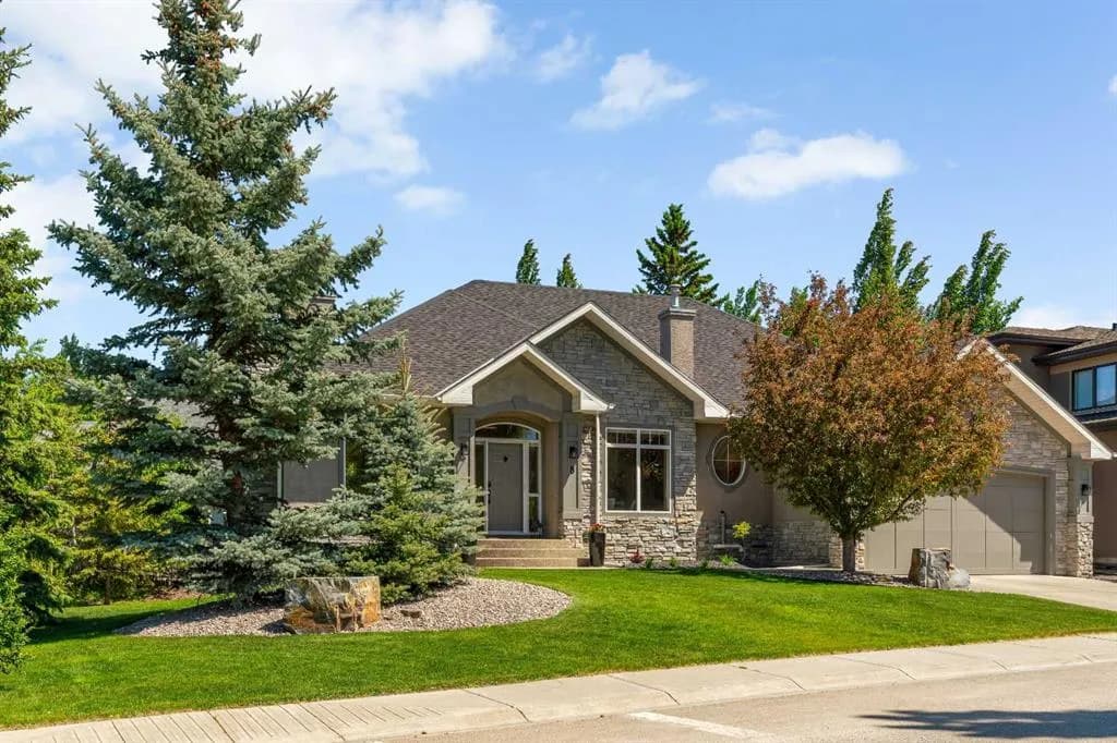 8 Discovery Valley Cove SW, Calgary